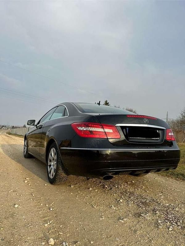 Gebraucht Mercedes E200 Avantgarde 184 PS (135 kW) 2011 Coupé