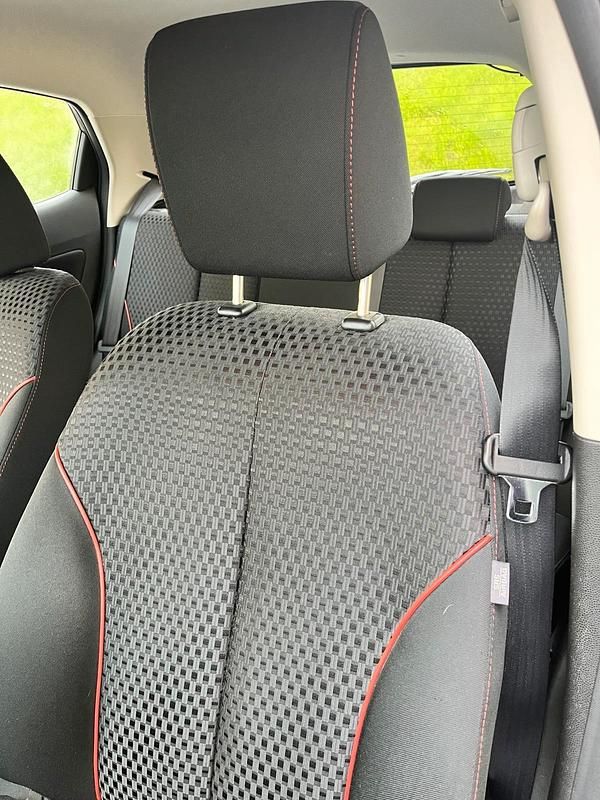 Second-hand Mazda 2 75 CP (55 kW) 2014 Albastru Hatchback