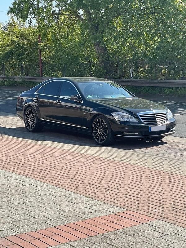 Gebraucht Mercedes S350 258 PS (189 kW) 2011 Schwarz Limousine