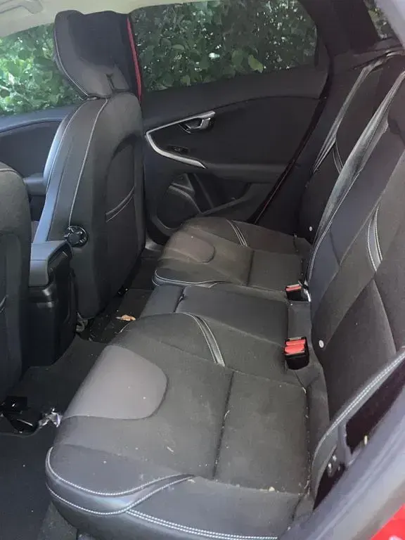 Gebraucht Volvo V40 152 PS (111 kW) 2017 Rot Limousine