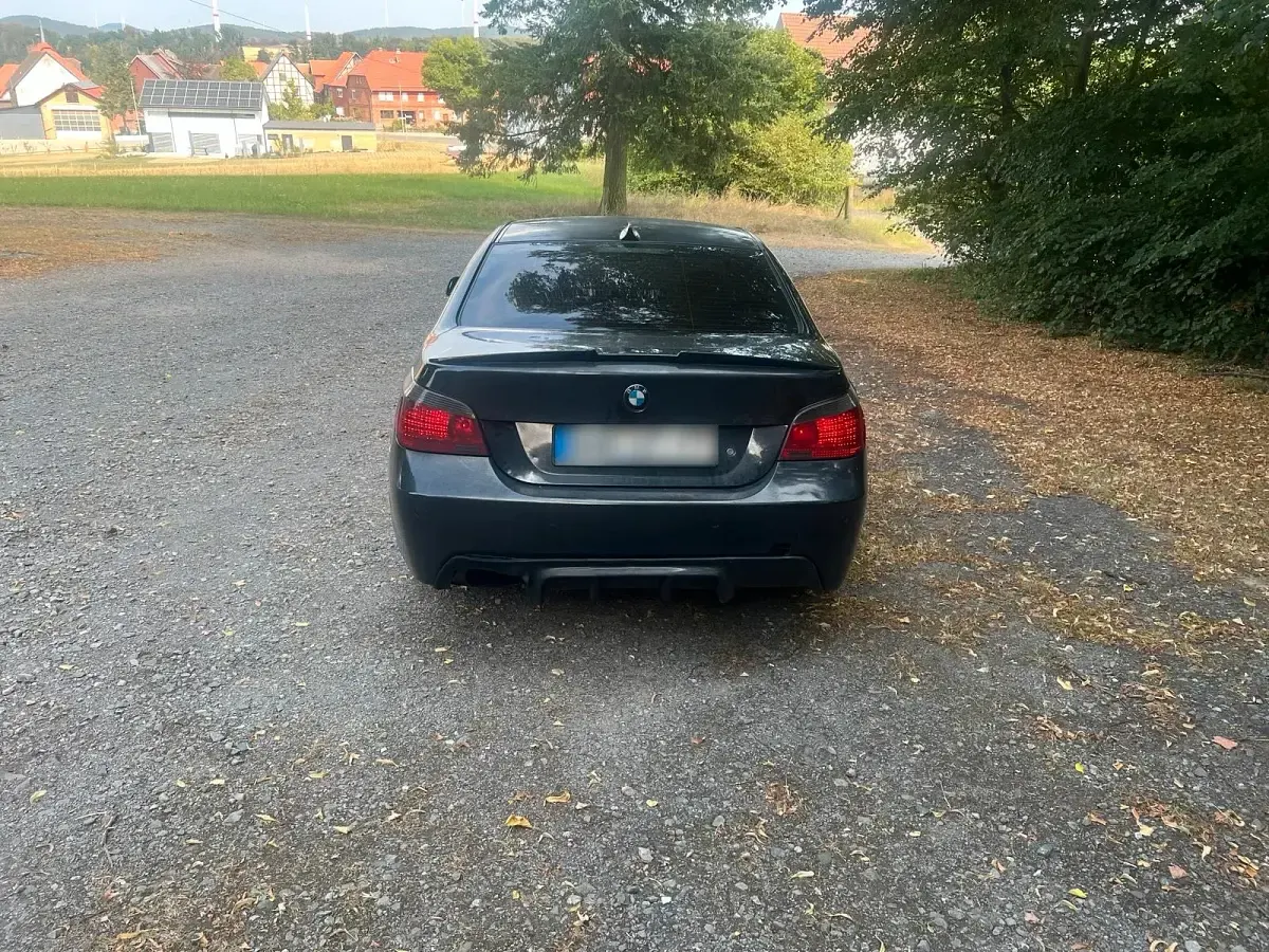Gebraucht BMW 530 M Sport 218 PS (160 kW) 2005 Schwarz Limousine