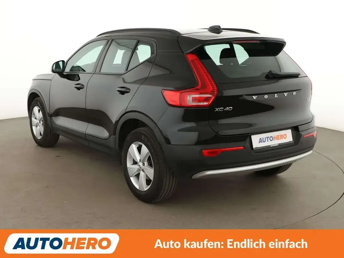Gebraucht Volvo XC40 129 PS (94 kW) 2023 Black stone SUV
