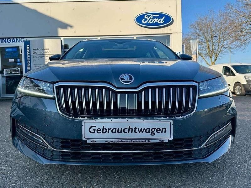Gebraucht Skoda Superb LAURIN & KLEMENT 200 PS (147 kW) 2021 Quarzgrau metallic Kombi