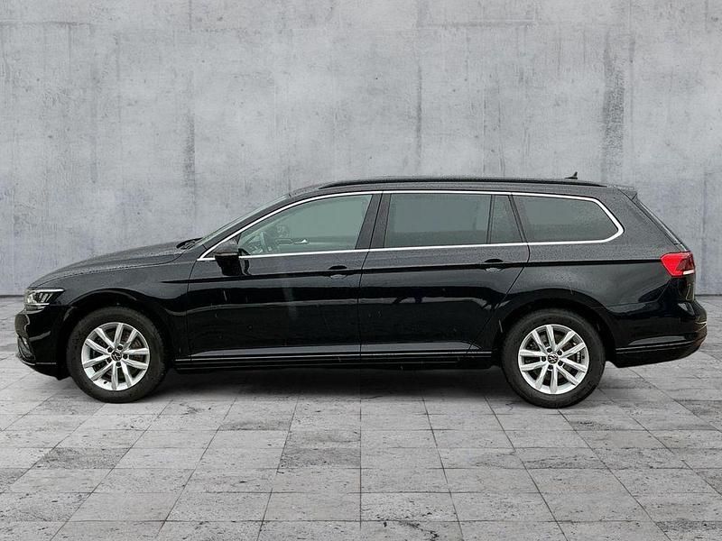 Gebraucht VW Passat Business 150 PS (110 kW) 2022 Deep black perleffekt Kombi