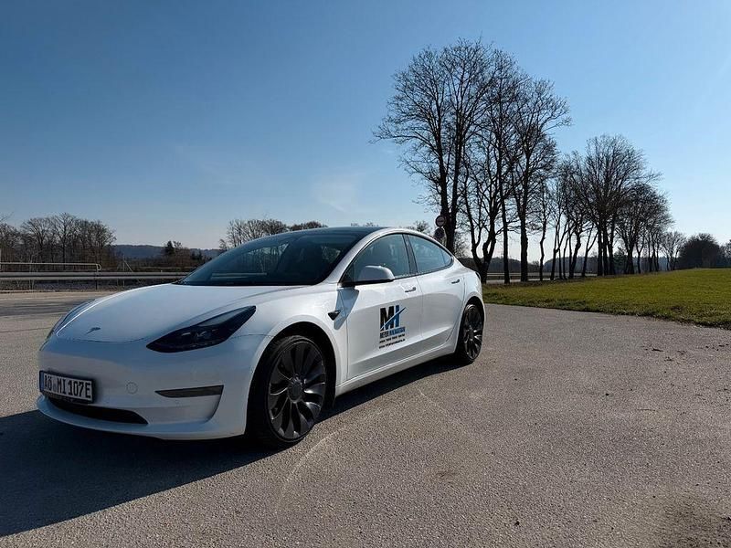 Gebraucht Tesla Model 3 377 kW (513 PS) 2022 Weiß Limousine