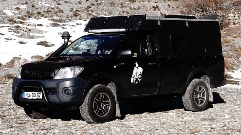 Schwarz Gebraucht 2013 Toyota HiLux Abholung | 29.999 € - Bild 1/4