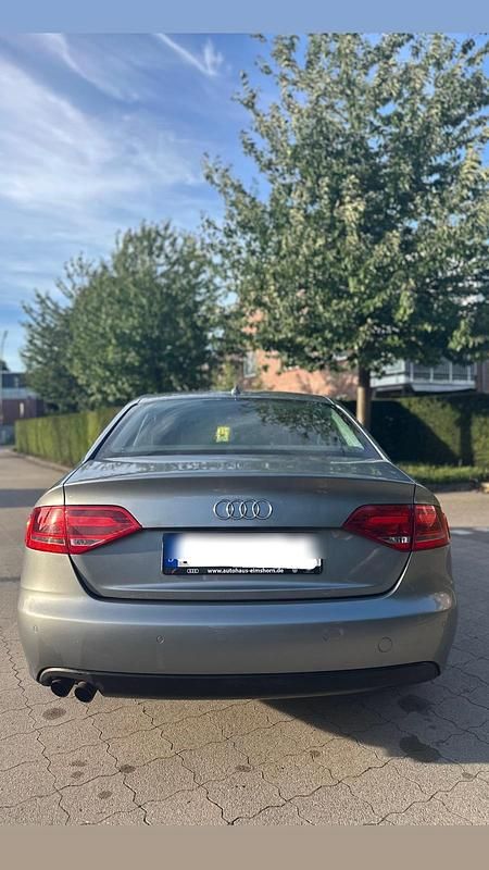 Gebraucht Audi A4 160 PS (117 kW) 2009 Grau Limousine