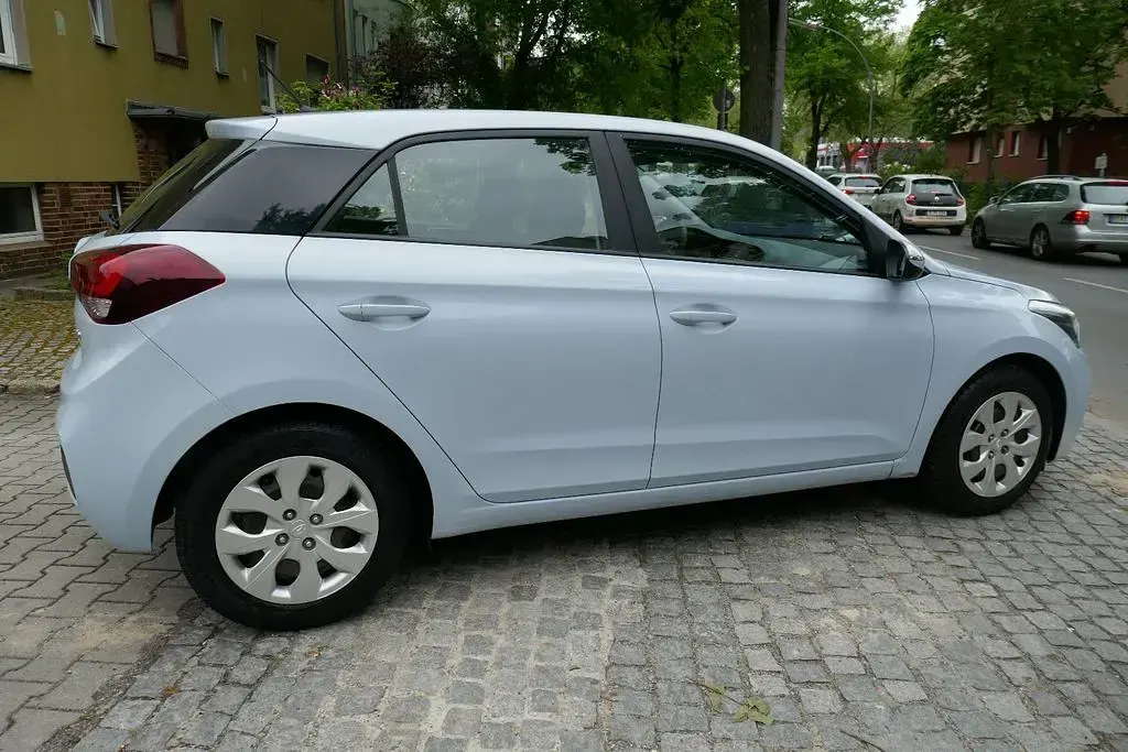 Gebraucht Hyundai i20 Select 75 PS (55 kW) 2019 Clean slate Kleinwagen