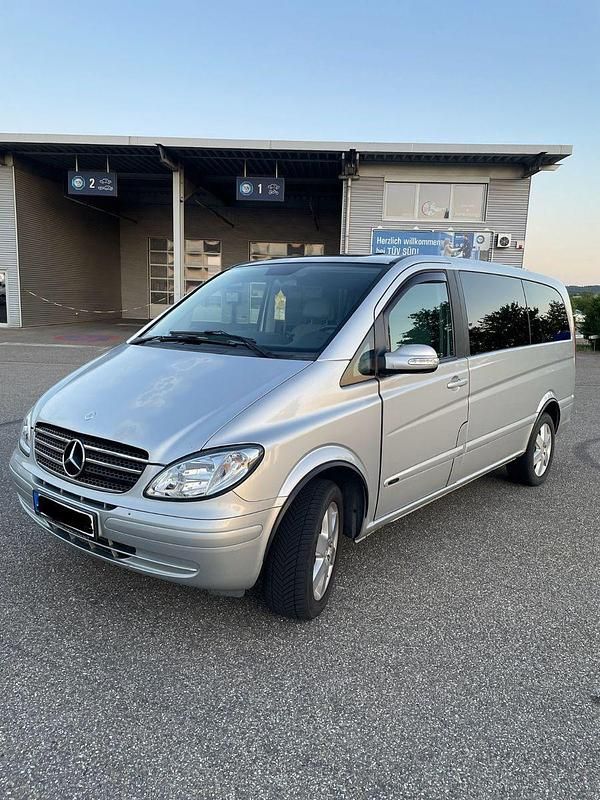 Silber Gebraucht 2005 Mercedes Viano Van / Kleinbus | 5.490 € (Fairer Preis) - Bild 1/4