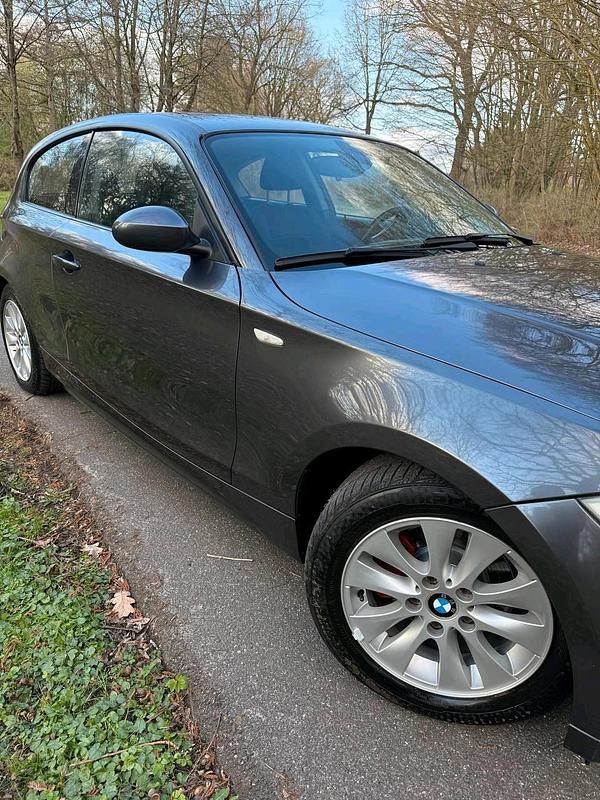 Gebraucht BMW 120 145 PS (106 kW) 2008 Grau Kleinwagen
