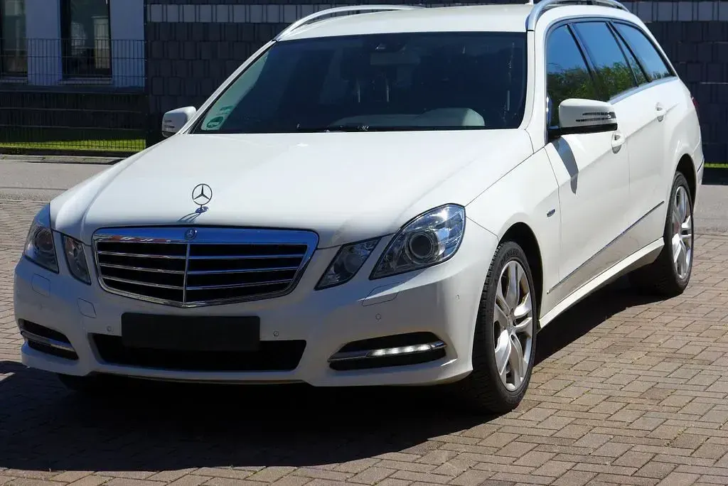 Usata Mercedes E250 Avantgarde 204 CV (150 kW) 2011 Bianco Berlina