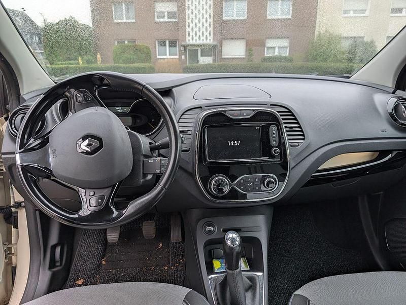 Gebraucht Renault Captur Intens 90 PS (66 kW) 2015 Weiß SUV