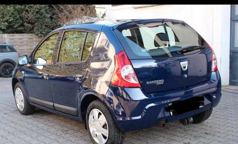 Gebraucht Dacia Sandero 75 PS (55 kW) 2010 Blau Kleinwagen
