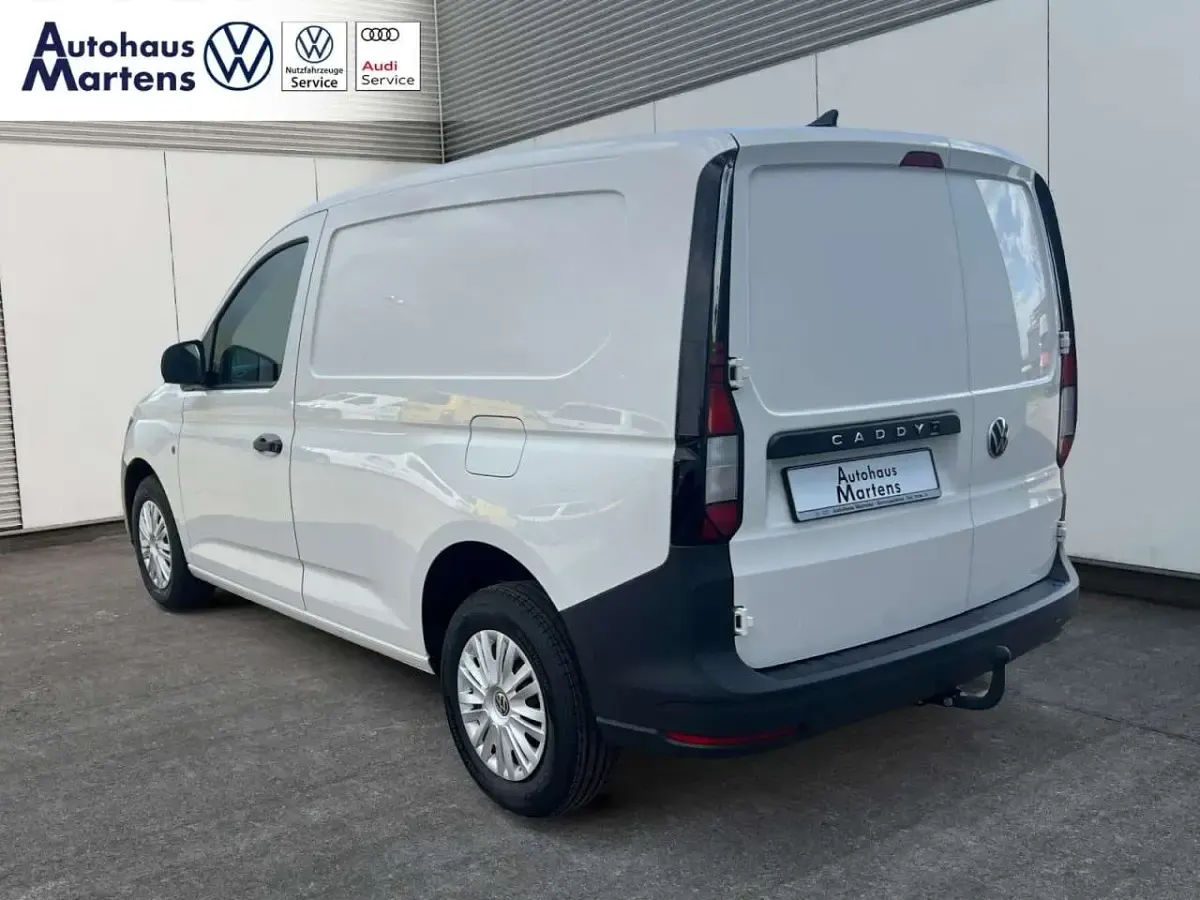 Gebraucht VW Caddy 102 PS (75 kW) 2024 Candyweiß Van / Kleinbus