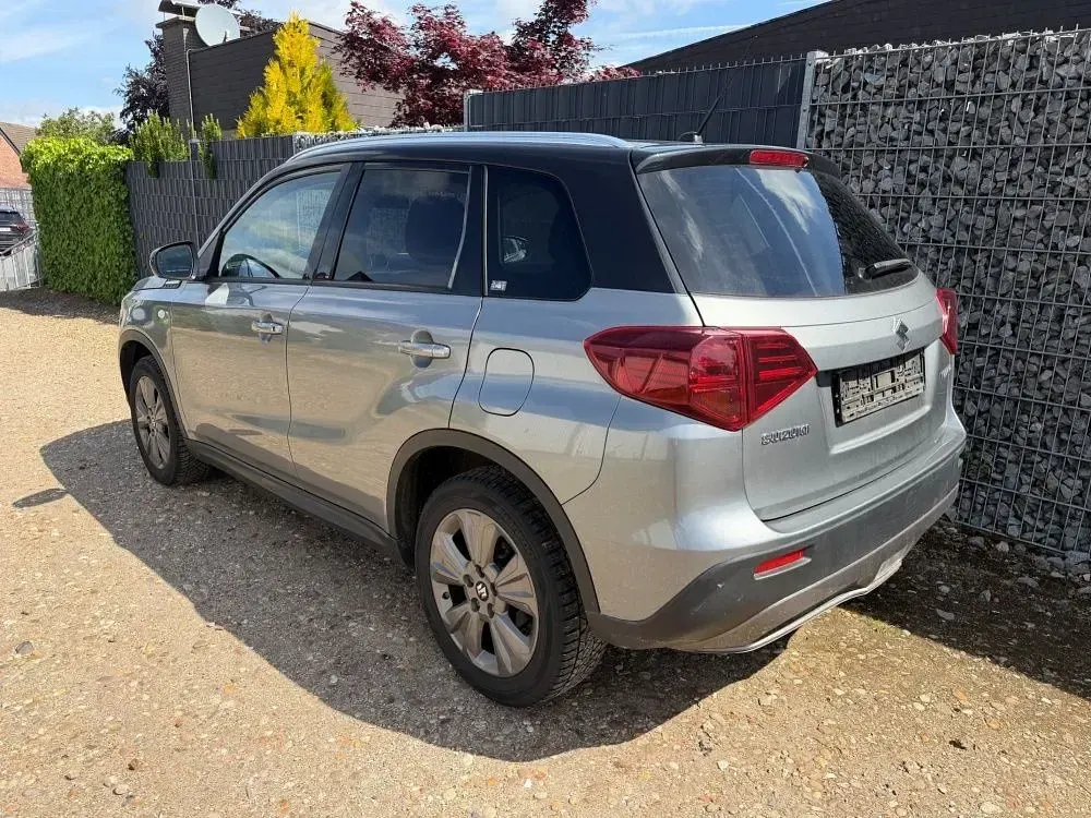 Gebraucht Suzuki Vitara 140 PS (102 kW) 2019 Silber SUV