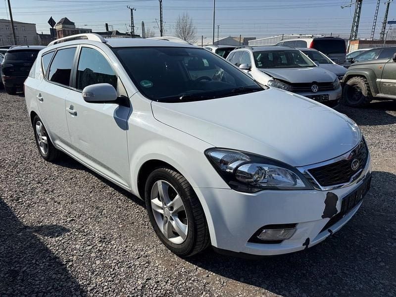 Gebraucht Kia Ceed 116 PS (85 kW) 2011 Weiß Kleinwagen