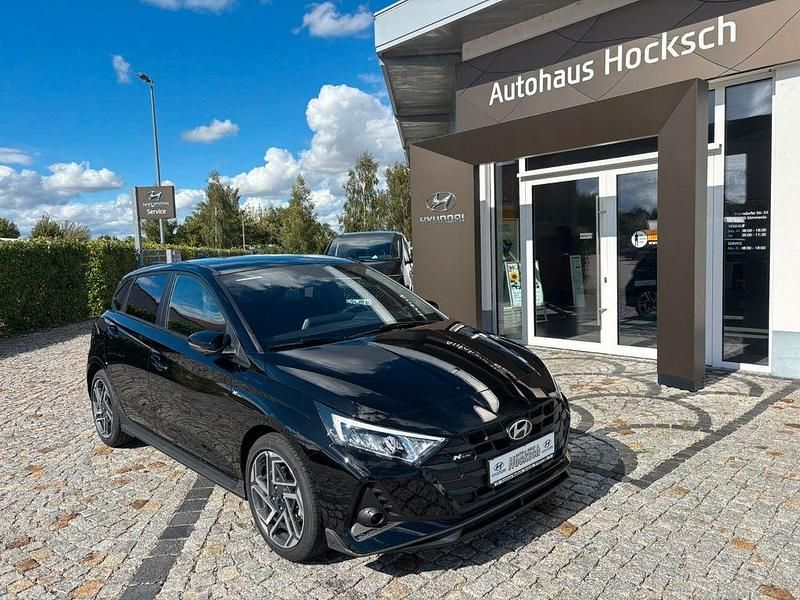 Schwarz Neu 2025 Hyundai i20 N Line Limousine | 24.990 € (Teuer) - Bild 1/4