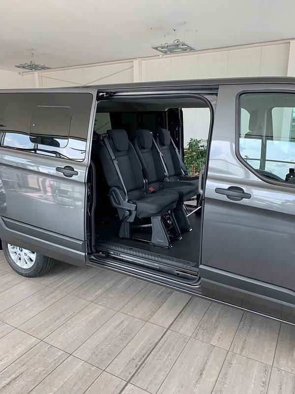 Gebraucht Ford Transit Custom 170 PS (125 kW) 2021 Grau Van / Kleinbus