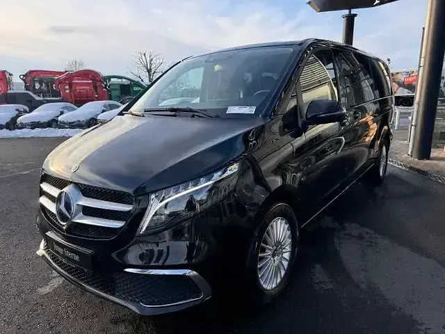 Gebraucht Mercedes V300 237 PS (174 kW) 2024 Schwarz Van / Kleinbus