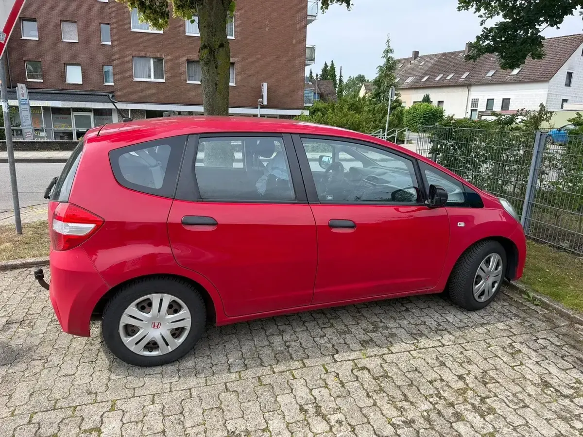 Gebraucht Honda Jazz 90 PS (66 kW) 2011 Rot Kleinwagen