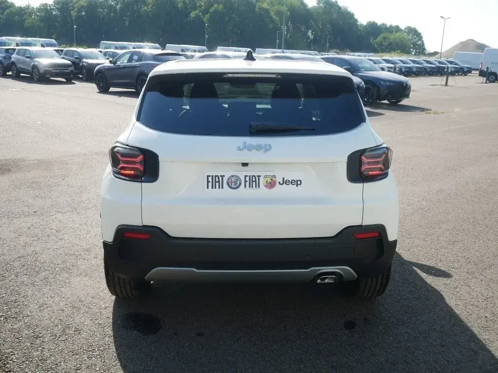 Neu Jeep Avenger Summit 110 PS (80 kW) 2026 Weiss SUV