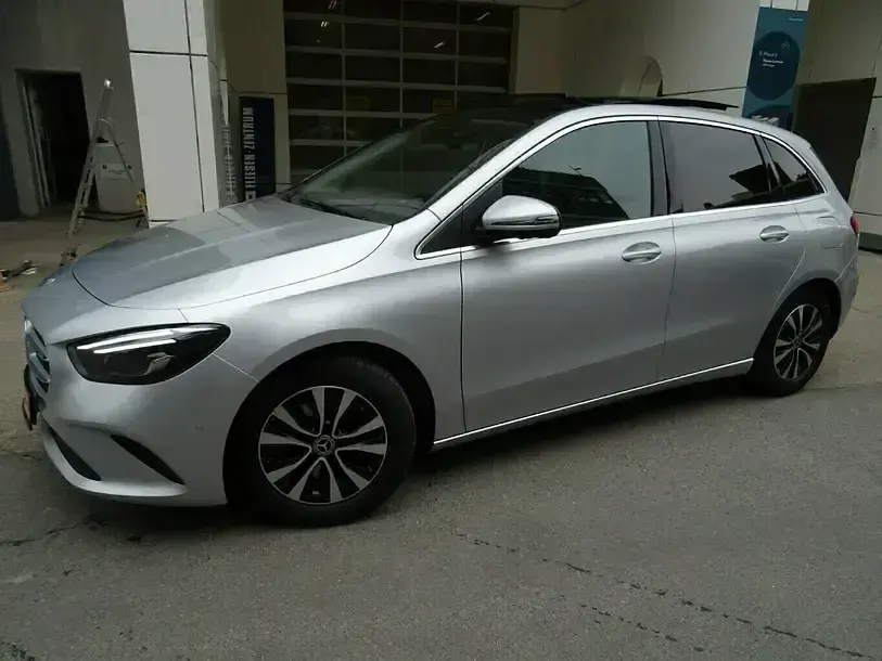 Gebraucht Mercedes B200 Progressive 163 PS (119 kW) 2020 Iridium silber met (metallic) Van / Kleinbus