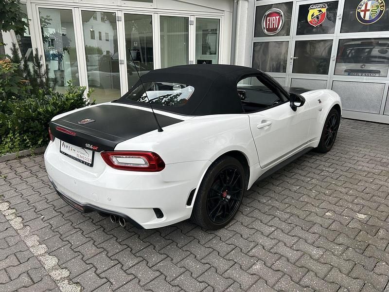 Gebraucht Abarth 124 Spider 170 PS (125 kW) 2018 Weiß (weiß/schwarz) Cabrio