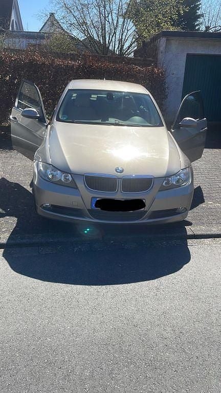 Braun Gebraucht 2008 BMW 320 Limousine | 4.000 € (Superpreis) - Bild 1/4