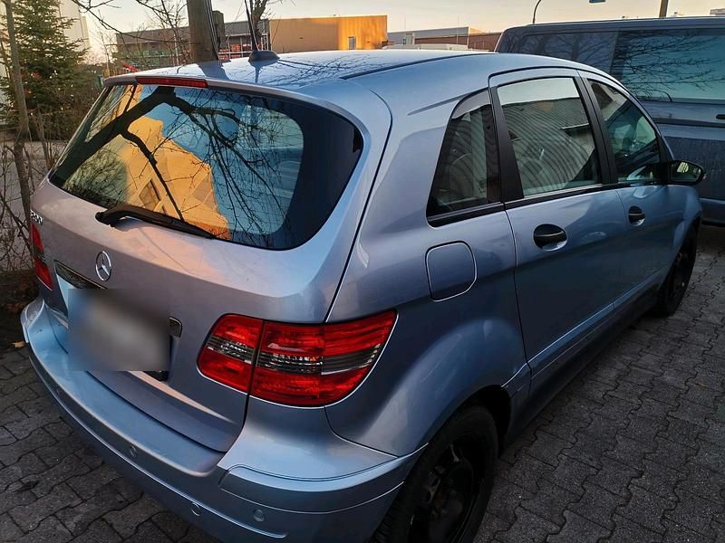Gebraucht Mercedes 200 130 PS (95 kW) 2006 Blau Kleinwagen