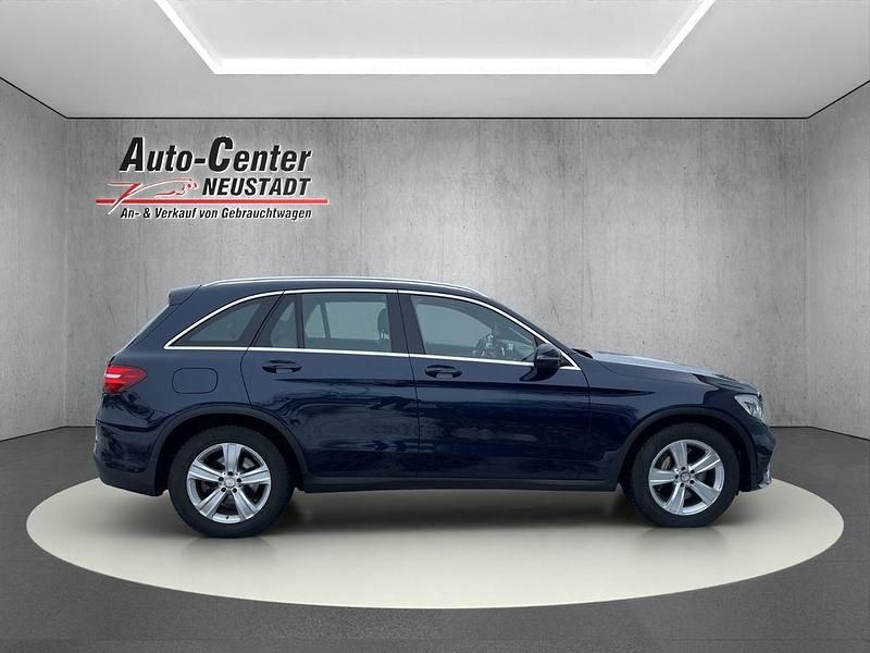 Gebraucht Mercedes GLC250 204 PS (150 kW) 2015 Blau SUV