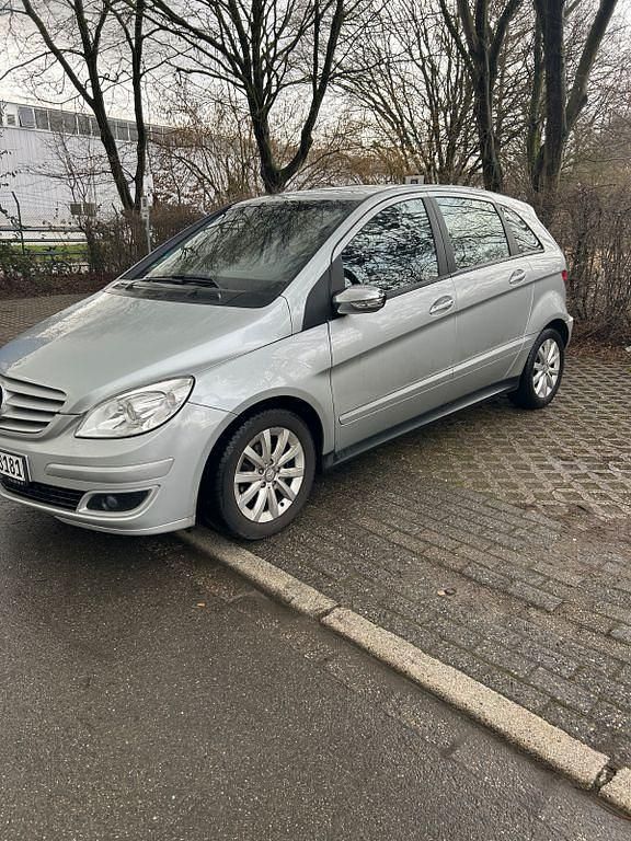 Gebraucht Mercedes B170 116 PS (85 kW) 2005 Silber Van / Kleinbus
