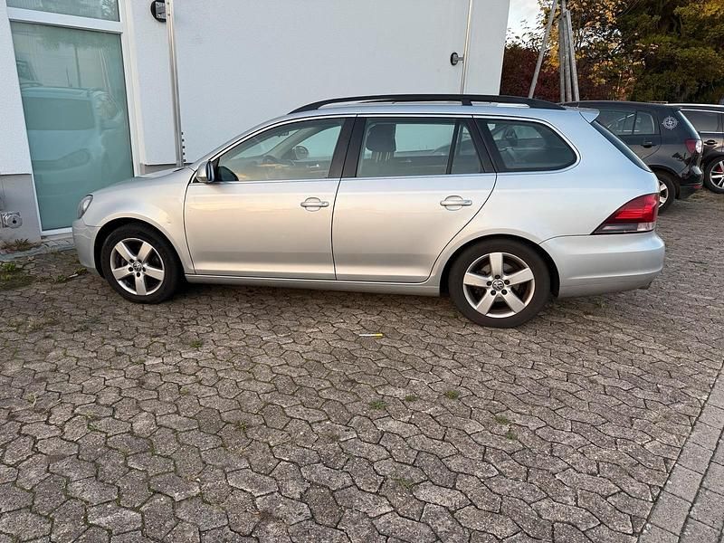 Silber Gebraucht 2011 VW Golf VI Kombi | 6.500 € (Teuer) - Bild 1/4