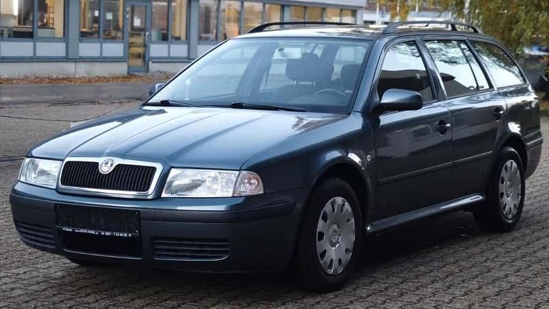 Grau Gebraucht 2005 Skoda Octavia Tour Kombi | 3.950 € (Etwas zu teuer) - Bild 1/4