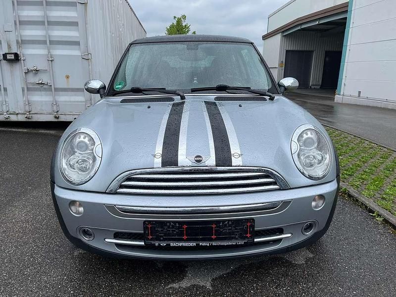 Pure silver metallic Gebraucht 2004 Mini Cooper Kleinwagen | 1.900 € (Teuer) - Bild 1/4