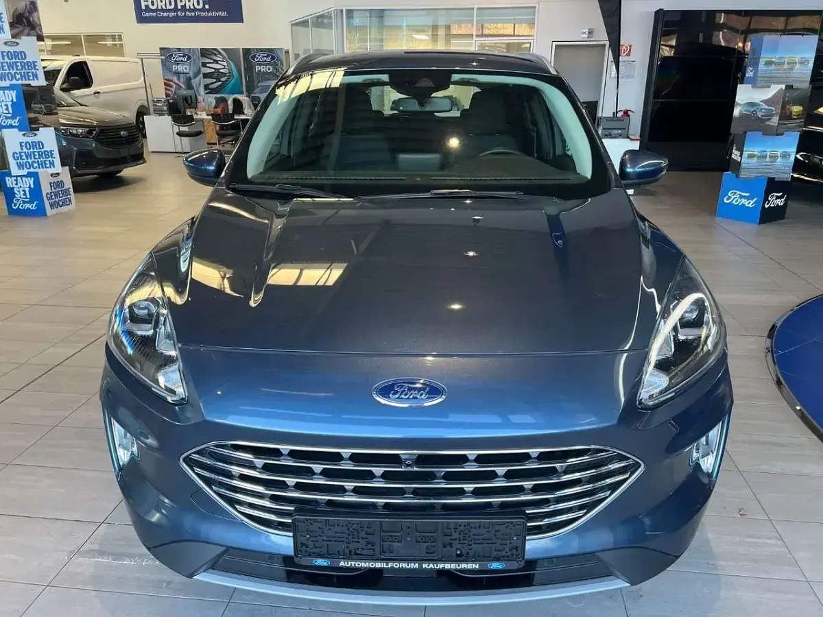 Usado Ford Kuga Titanium 190 HP (139 kW) 2022 Azul SUV