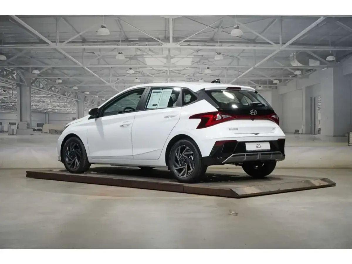 Neu Hyundai i20 Trend 90 PS (66 kW) 2025 Atlas white Kleinwagen