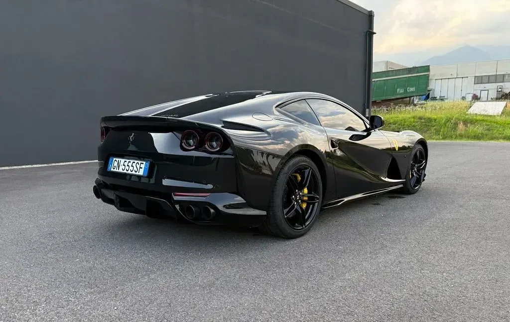 Second-hand Ferrari 812 795 CP (584 kW) 2019