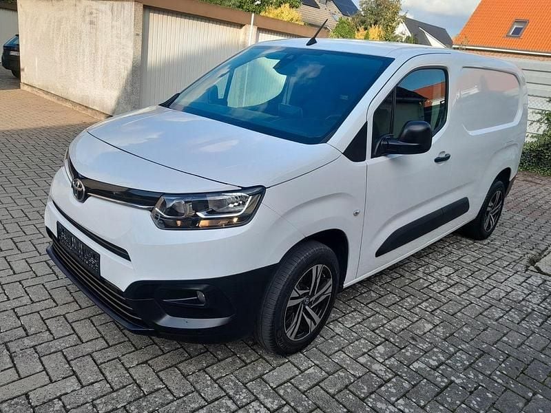Weiß Gebraucht 2023 Toyota Proace City Van | 15.200 € (Superpreis) - Bild 1/4