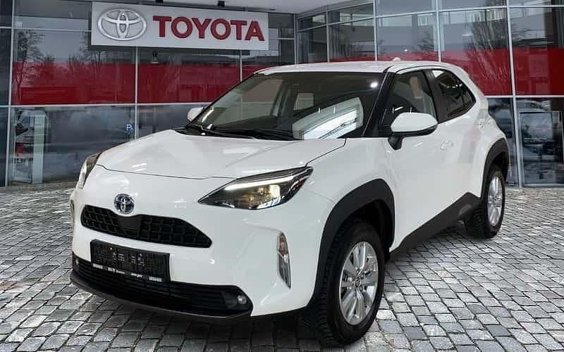 Weiß Gebraucht 2023 Toyota Yaris Cross Comfort SUV | 22.290 € (Guter Preis) - Bild 1/4
