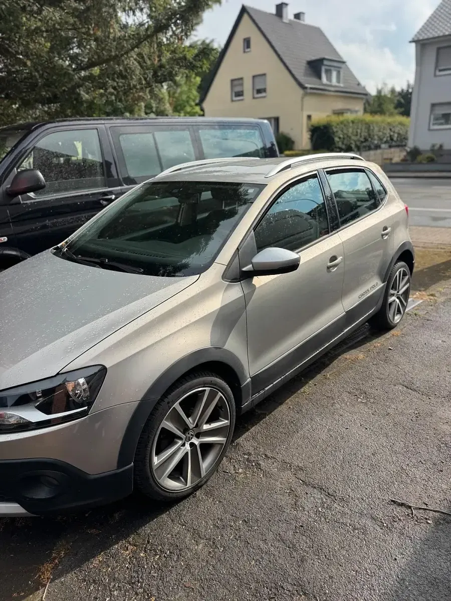 Gebraucht VW Polo Cross 104 PS (76 kW) 2011 Grau Kleinwagen