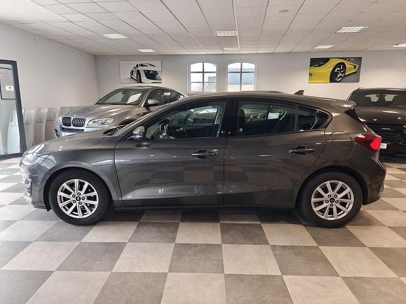 Gebraucht Ford Focus Cool & Connect 120 PS (88 kW) 2022 Grau Limousine