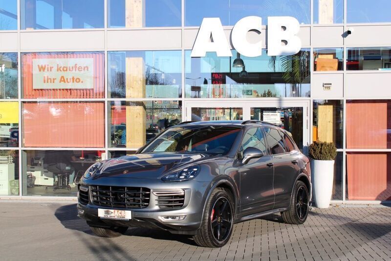 Grau Gebraucht 2017 Porsche Cayenne Turbo Chrono SUV | 44.900 € (Fairer Preis) - Bild 1/4