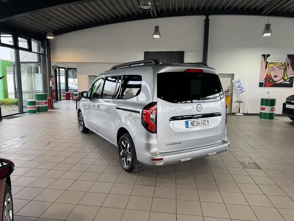 Neu Nissan Townstar Tekna 131 PS (96 kW) 2026 Highland grau metallic Van / Kleinbus