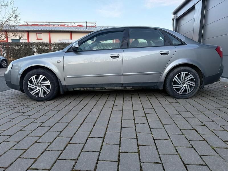 Gebraucht Audi A4 131 PS (96 kW) 2001 Silber Limousine