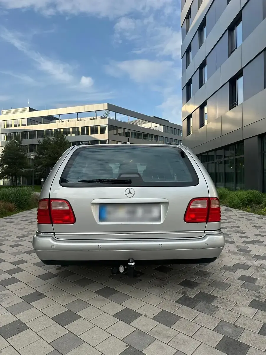 Gebraucht Mercedes 240 Avantgarde 170 PS (125 kW) 1997 Silber Kombi