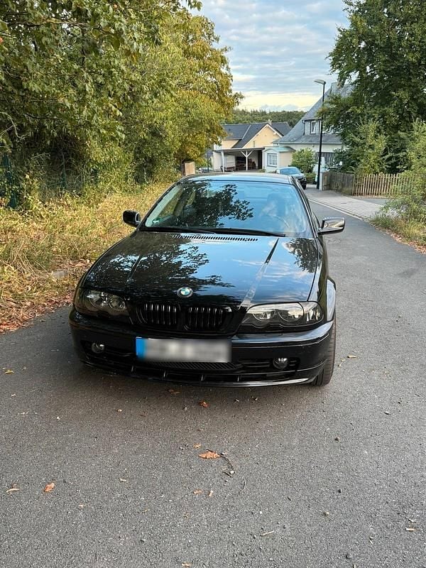 Schwarz Gebraucht 2002 BMW 320 Coupé | 5.500 € (Fairer Preis) - Bild 1/4