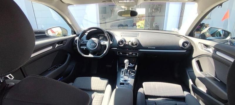 Gebraucht Audi A3 S-Line 179 PS (131 kW) 2015 Grau Limousine