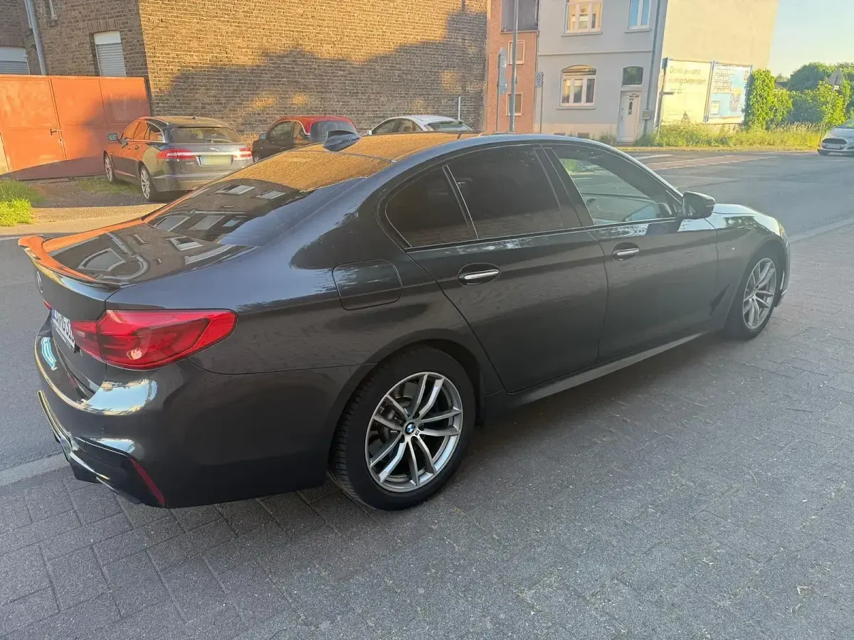 Gebraucht BMW 530 Performance 265 PS (194 kW) 2018 Grau Limousine