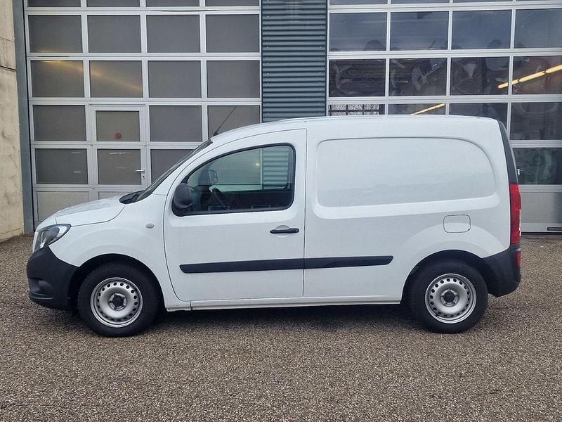 Gebraucht Mercedes Citan 111 116 PS (85 kW) 2021 Arktikweiss Van / Kleinbus