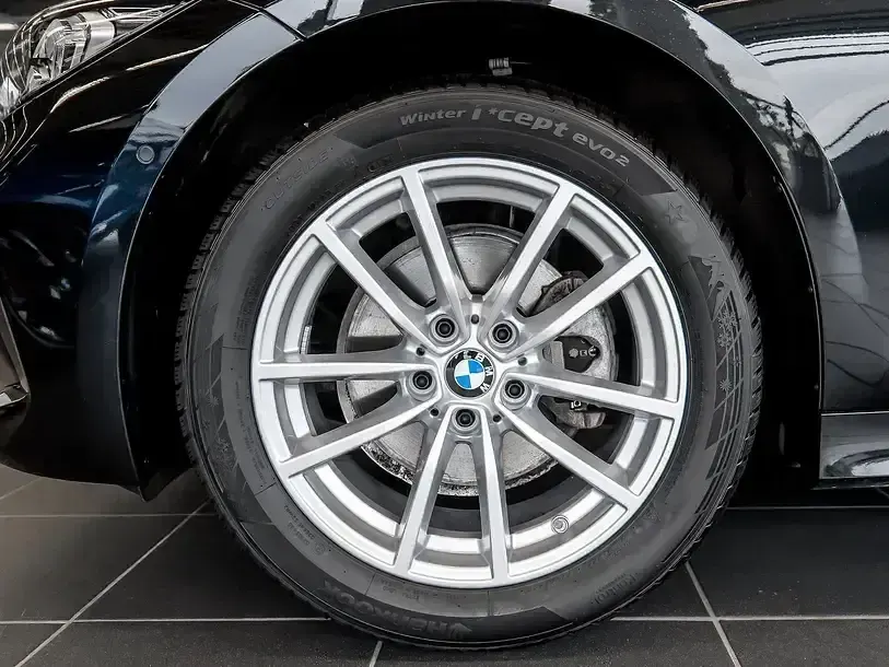 Gebraucht BMW 320 Shadowline 184 PS (135 kW) 2025 Schwarz Kombi